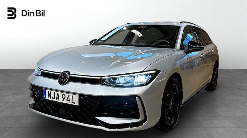 Ny 2025 VW Passat R-line | 469 900 kr (Superpris) - Bild 1/4