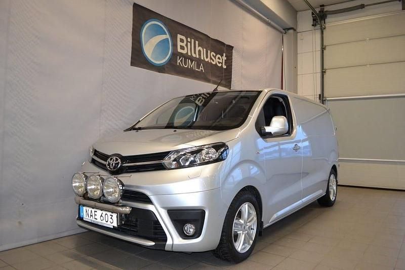 Silver Begagnad 2019 Toyota Proace Minibuss | 149 000 kr (Superpris) - Bild 1/4