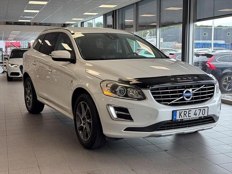 Vit Begagnad 2015 Volvo XC60 Ocean Race SUV | 129 900 kr (Superpris) - Bild 1/4