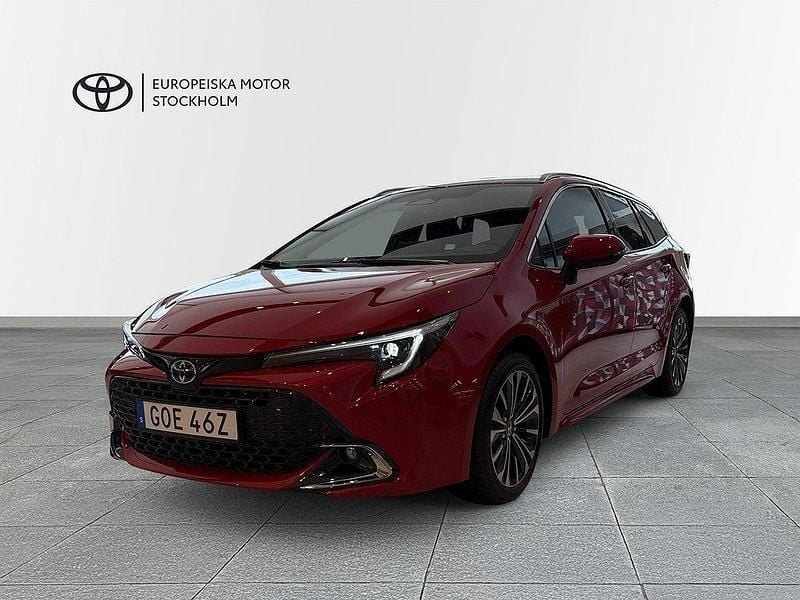 Röd Ny 2024 Toyota Corolla Style Kombi | 354 900 kr (Marknadspris) - Bild 1/4