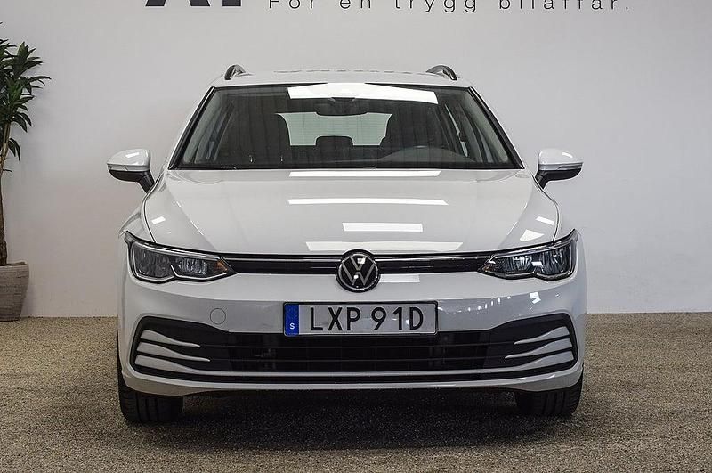 Begagnad VW Golf VIII 150 HK (110 kW) 2023 Vit Kombi