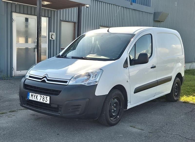 Vit Begagnad 2016 Citroën Berlingo Minibuss | 56 800 kr (Bra pris) - Bild 1/4