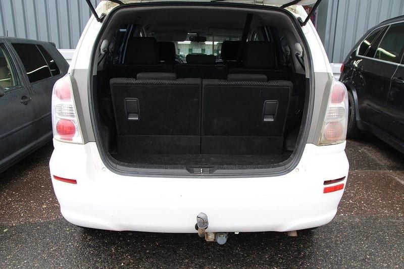 Begagnad Toyota Corolla 129 HK (94 kW) 2008 Vit Kombi