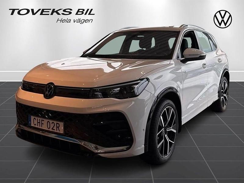 Vit Ny 2025 VW Tiguan R-line SUV | 519 900 kr (Marknadspris) - Bild 1/4