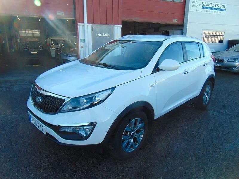 Vit Begagnad 2015 Kia Sportage SUV | 109 000 kr (Bra pris) - Bild 1/4