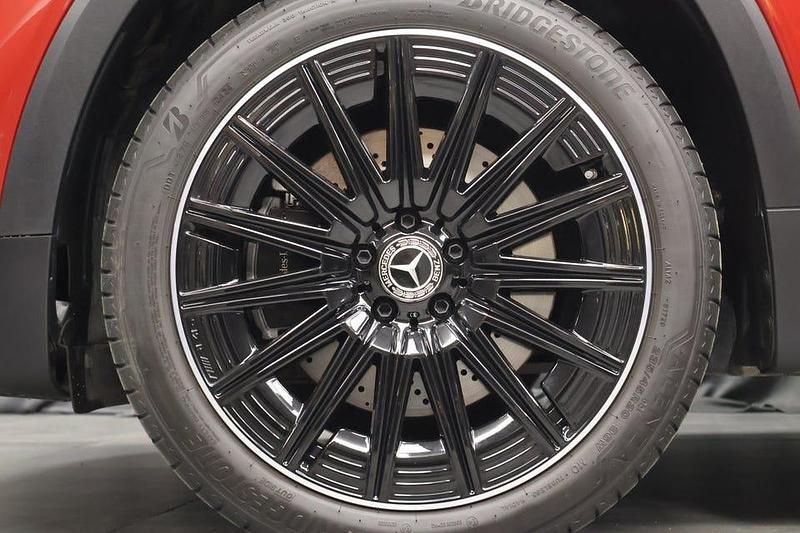 Begagnad Mercedes GLB220 AMG 190 HK (139 kW) 2024 Röd SUV