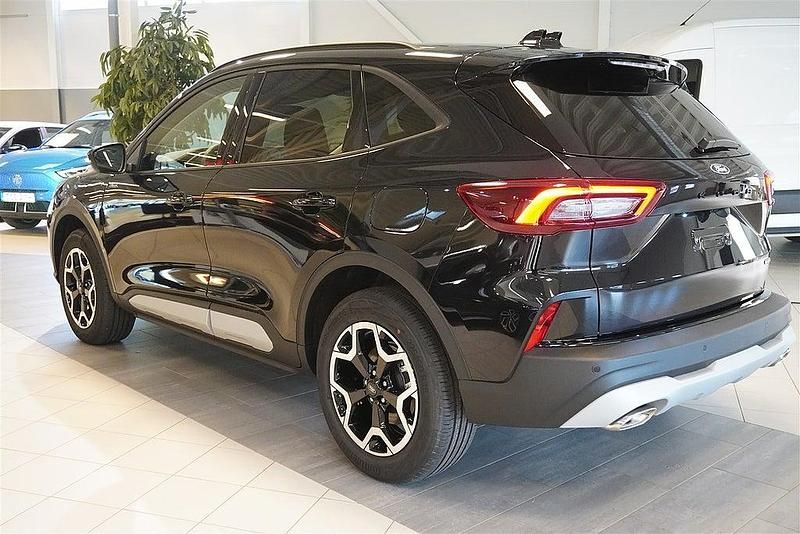 Ny Ford Kuga Active 243 HK (178 kW) 2025 Svart SUV