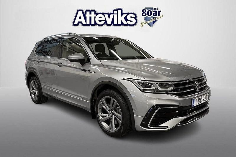 Silver Begagnad 2022 VW Tiguan Allspace R-line SUV | 429 900 kr (Dyr) - Bild 1/4