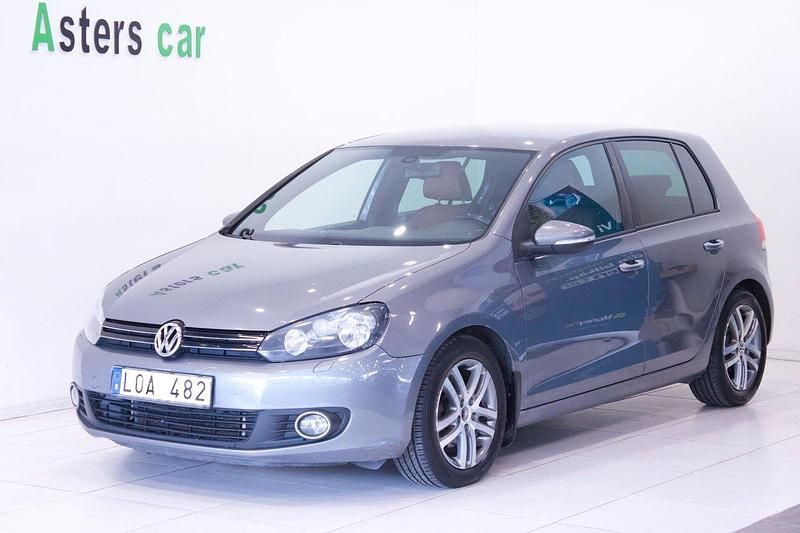 Grå Begagnad 2010 VW Golf VI Halvkombi | 59 900 kr (Marknadspris) - Bild 1/4