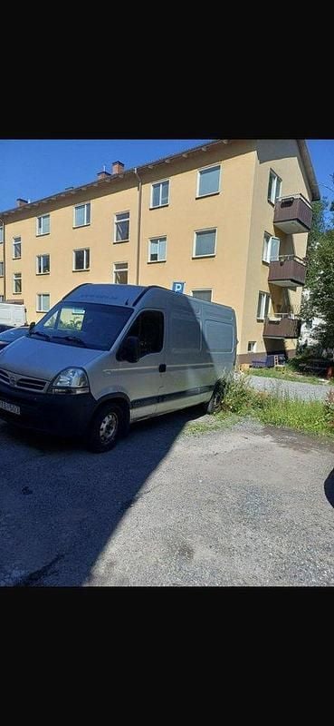 Grå Begagnad 2007 Nissan Interstar Van | 37 000 kr (Lite dyr) - Bild 1/4