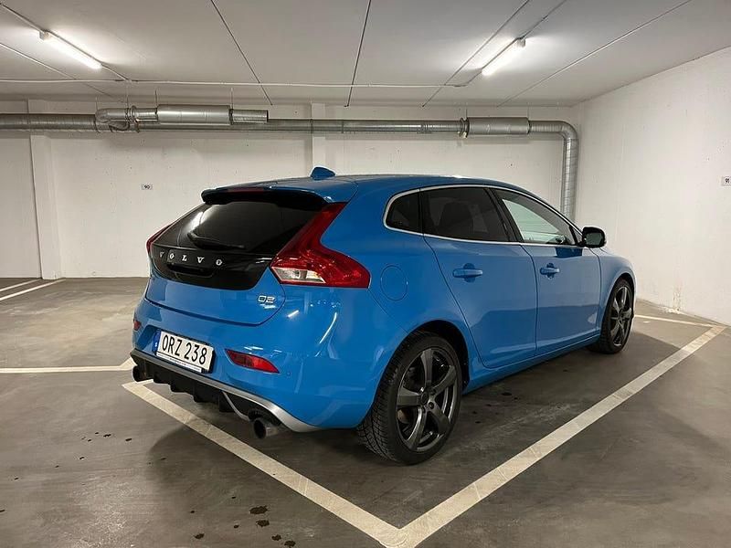 Begagnad Volvo V40 R-Design 115 HK (84 kW) 2015