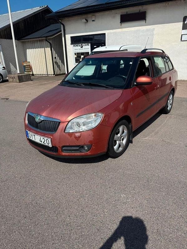 Orange Begagnad 2008 Skoda Fabia Kombi | 23 000 kr (Bra pris) - Bild 1/4