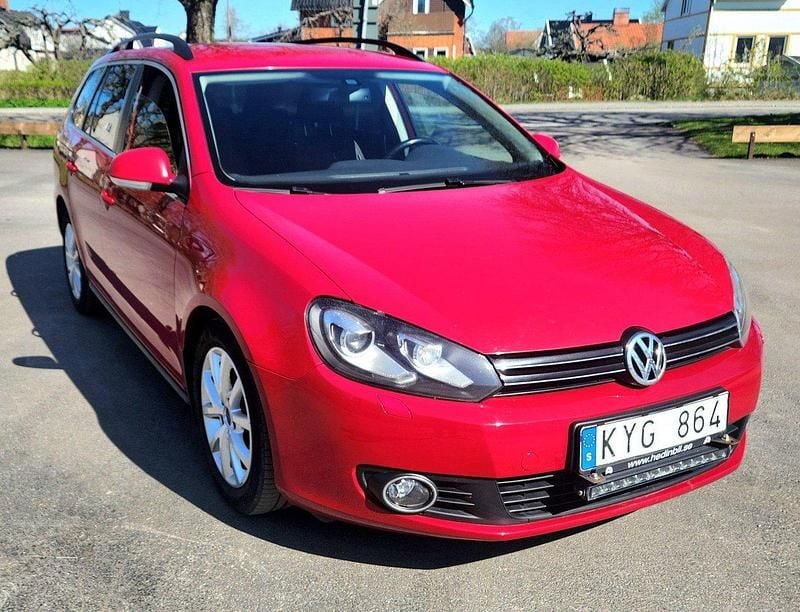 Röd Begagnad 2010 VW Golf VI Kombi | 29 900 kr (Superpris) - Bild 1/4