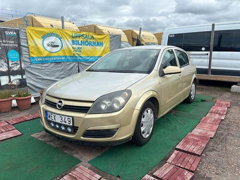 Gul Begagnad 2004 Opel Astra Halvkombi | 11 500 kr (Bra pris) - Bild 1/4