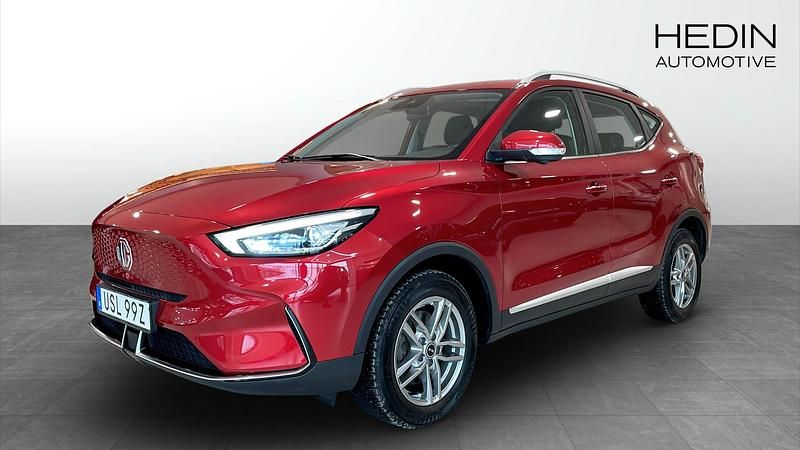 Röd Begagnad 2022 MG ZS Luxury SUV | 237 900 kr (Marknadspris) - Bild 1/4