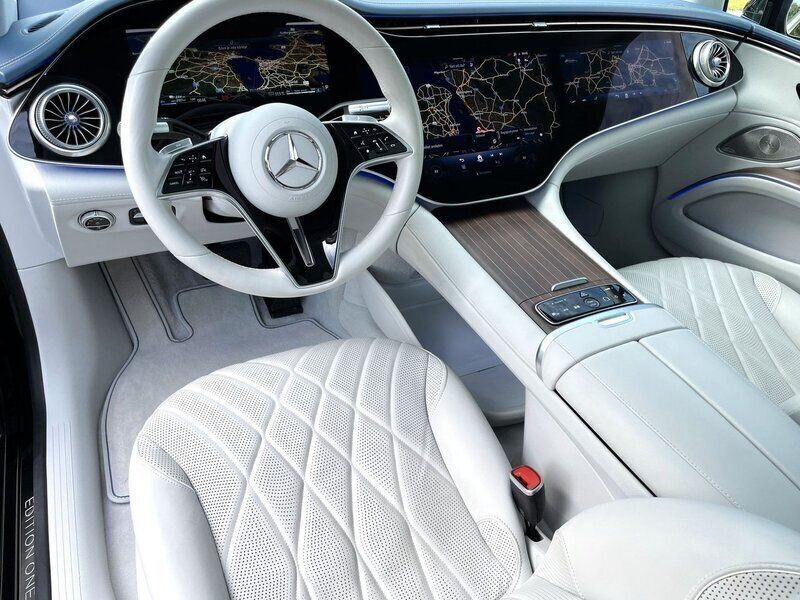 Begagnad Mercedes EQS580 Edition 1 385 kW (524 HK) 2022 Svart metallic Halvkombi