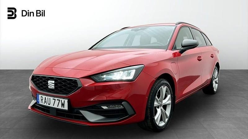 Pure red Begagnad 2024 Seat Leon FR Kombi | 274 900 kr (Lite dyr) - Bild 1/4