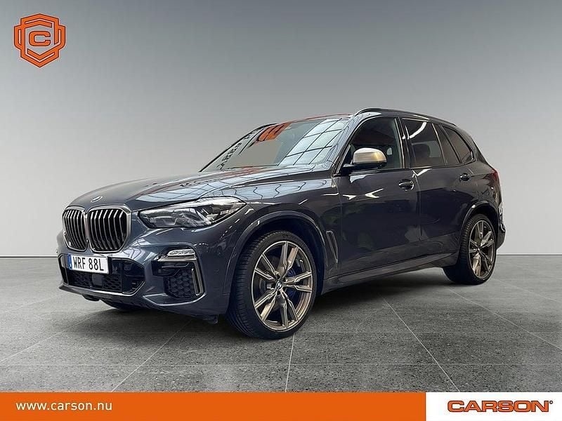 Grå Begagnad 2019 BMW X5 SUV | 589 900 kr (Marknadspris) - Bild 1/3
