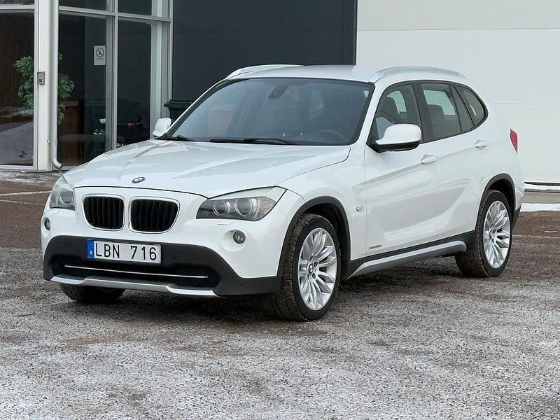 Begagnad BMW X1 143 HK (105 kW) 2010 Vit metallic SUV