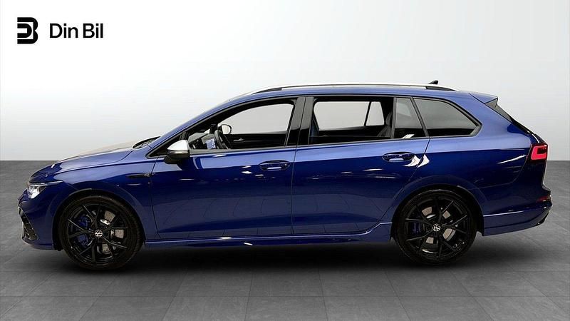 Begagnad VW Golf VIII R 324 HK (238 kW) 2023 Mörkblå (blå) Kombi