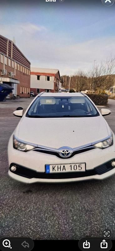 Begagnad 2016 Toyota Auris Touring Sports Kombi | 135 000 kr (Bra pris) - Bild 1/2