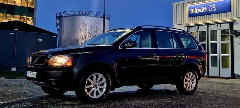 Begagnad Volvo XC90 165 HK (121 kW) 2005 Svartmettalic SUV