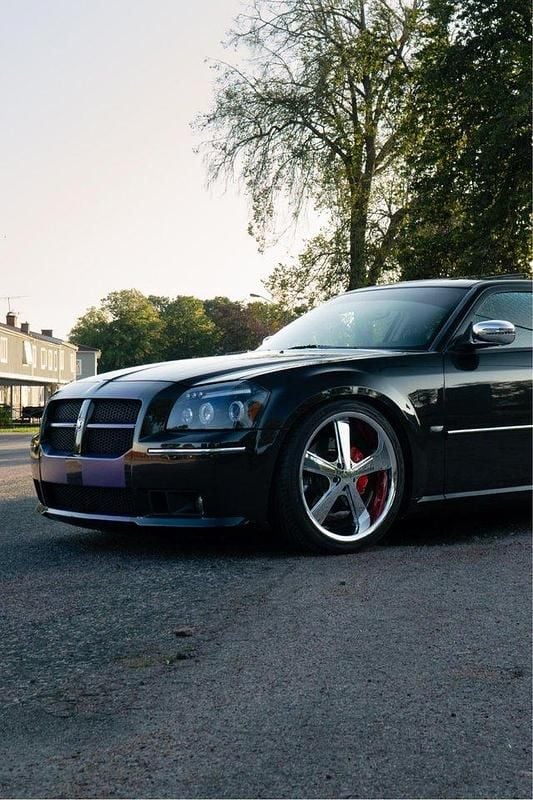 Svart Begagnad 2006 Dodge Magnum Kombi | 279 000 kr - Bild 1/4