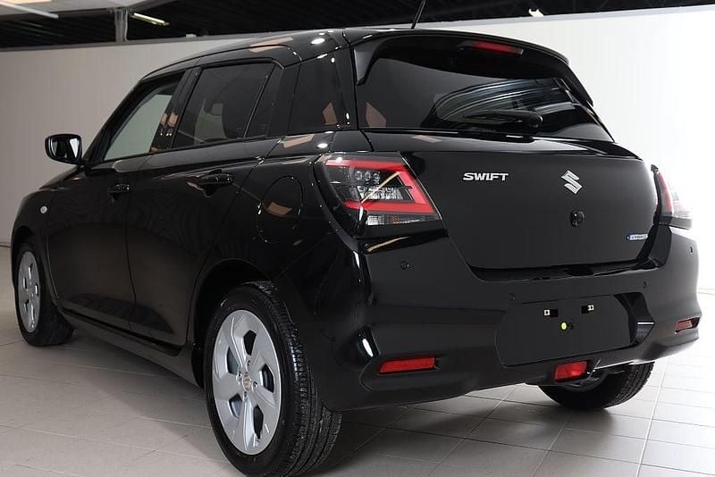 Ny Suzuki Swift 2026 Svart Halvkombi