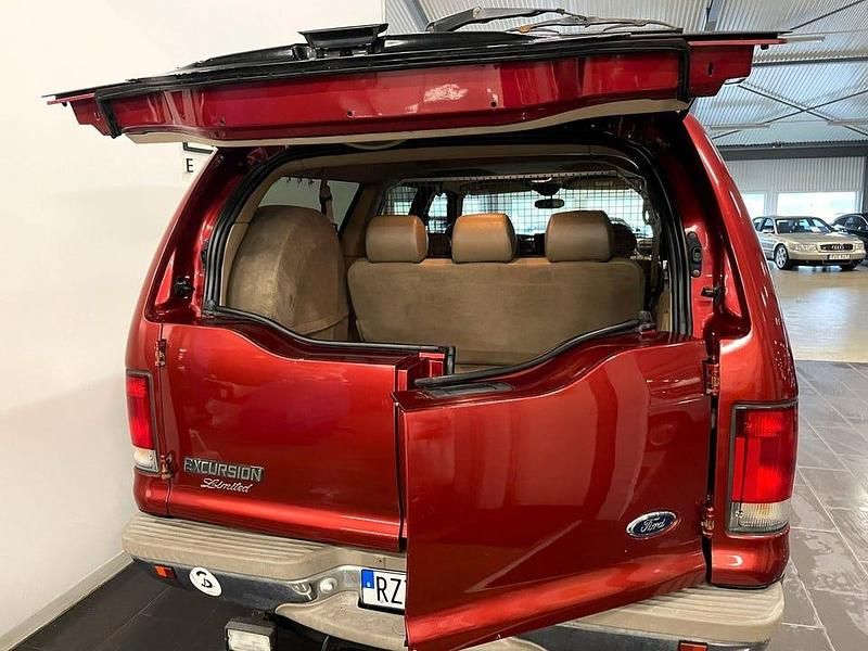 Begagnad Ford Excursion 238 HK (175 kW) 2000 Röd SUV