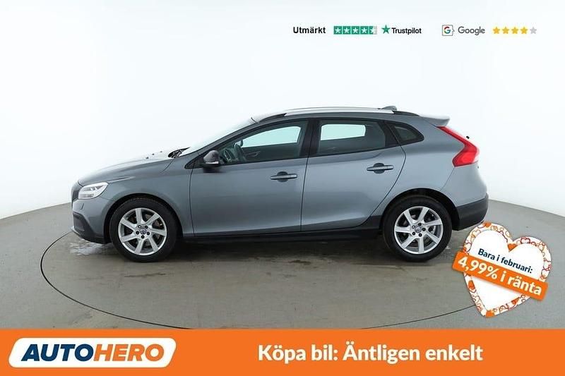 Begagnad Volvo V40 CC Momentum 151 HK (111 kW) 2019 Grå Kombi