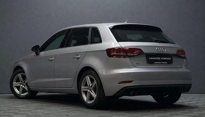 Begagnad Audi A3 150 HK (110 kW) 2018 Silver Sedan
