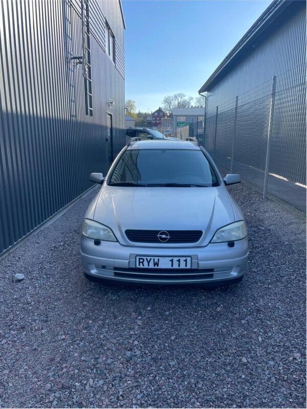 Grå Begagnad 2001 Opel Astra Kombi | 14 000 kr (Marknadspris) - Bild 1/4