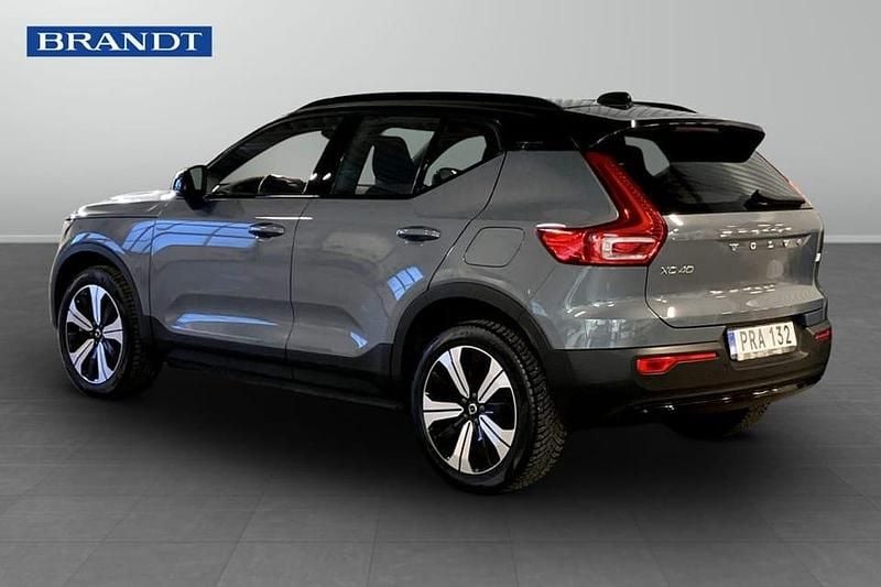 Begagnad Volvo XC40 Core 175 kW (238 HK) 2023 Grå SUV