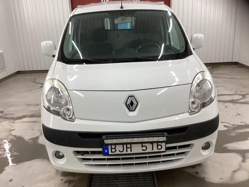 Begagnad Renault Kangoo 90 HK (66 kW) 2012 Minibuss