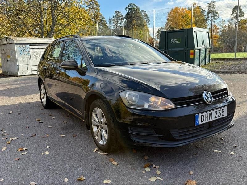 Svart Begagnad 2014 VW Golf VII Kombi | 85 000 kr (Marknadspris) - Bild 1/4