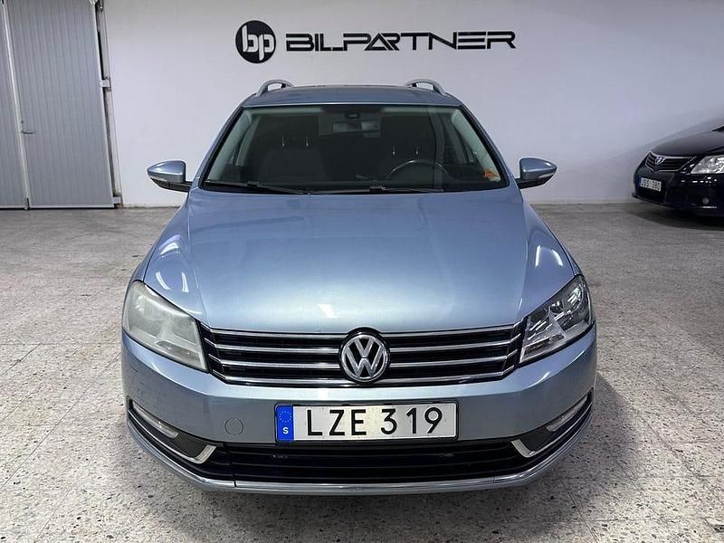 Begagnad VW Passat 140 HK (102 kW) 2011 Ljusgrå Kombi