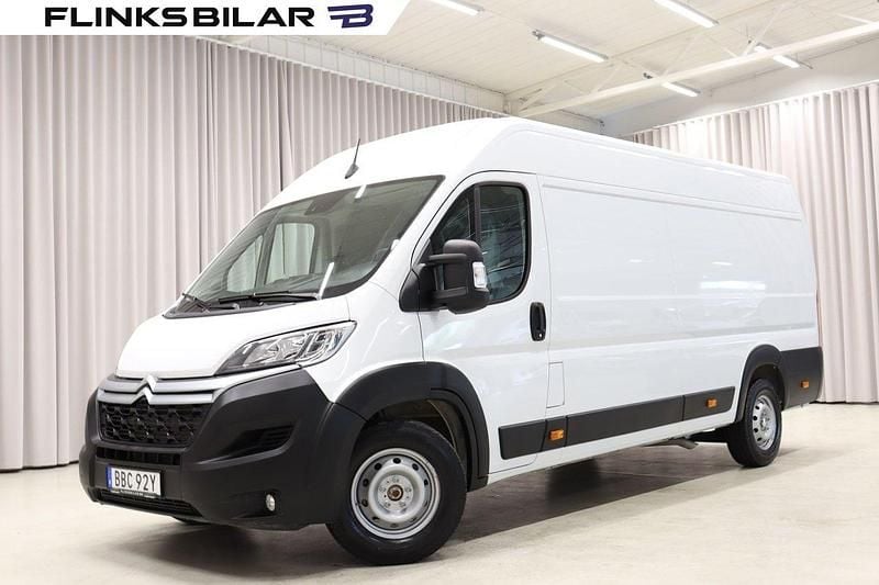 Vit Begagnad 2024 Citroën Jumper Minibuss | 349 900 kr (Dyr) - Bild 1/4