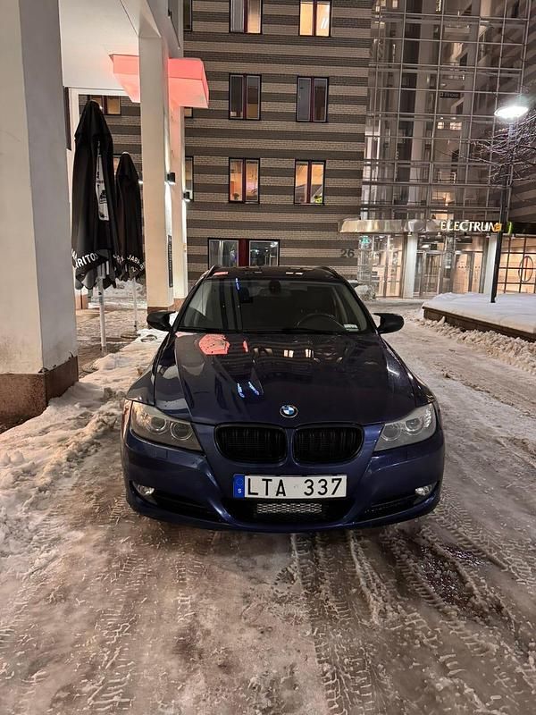 Begagnad 2011 BMW 318 Kombi | 85 000 kr (Lite dyr) - Bild 1/4