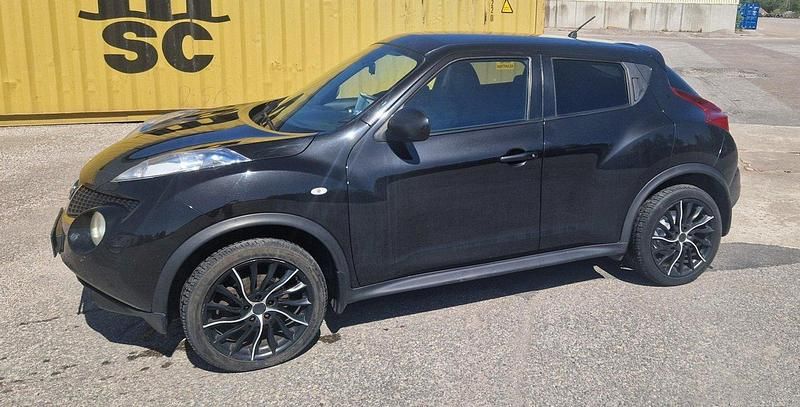Svart Begagnad 2011 Nissan Juke SUV | 49 999 kr (Marknadspris) - Bild 1/4
