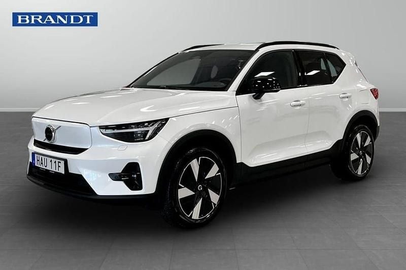 Vit Begagnad 2025 Volvo EX40 Plus SUV | 489 900 kr (Bra pris) - Bild 1/4
