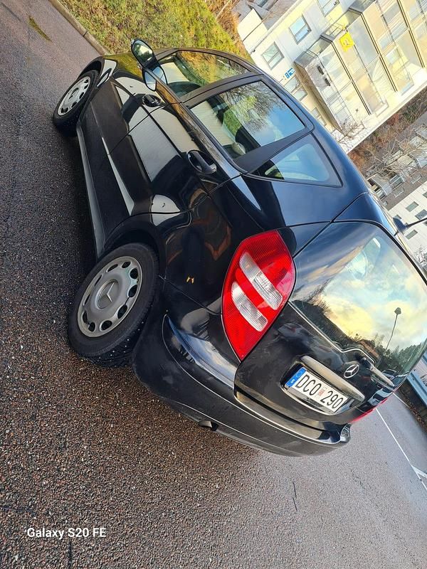 Begagnad Mercedes A150 95 HK (69 kW) 2006 Svart Halvkombi