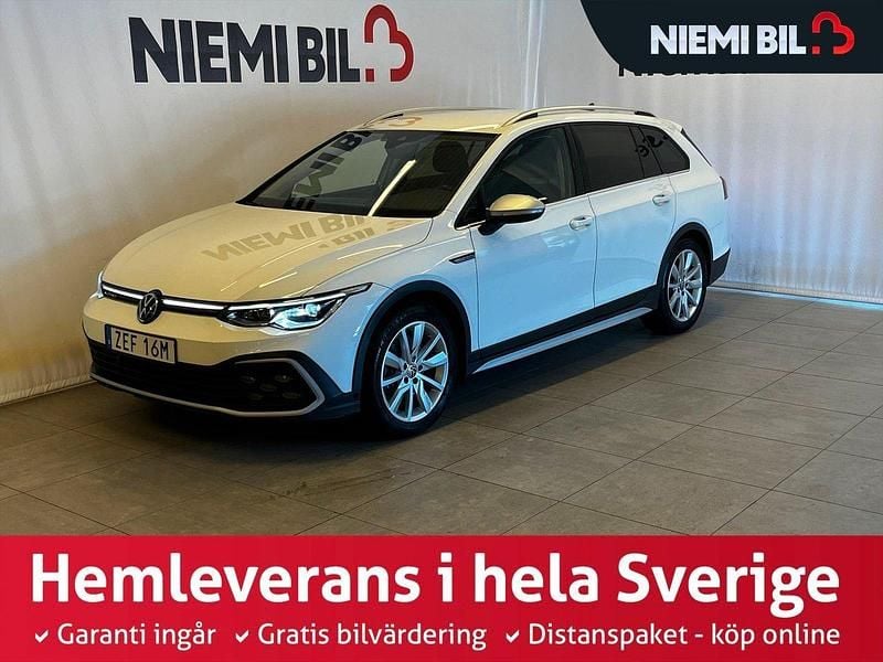 Vit Begagnad 2022 VW Golf Alltrack Kombi | 299 900 kr (Marknadspris) - Bild 1/4