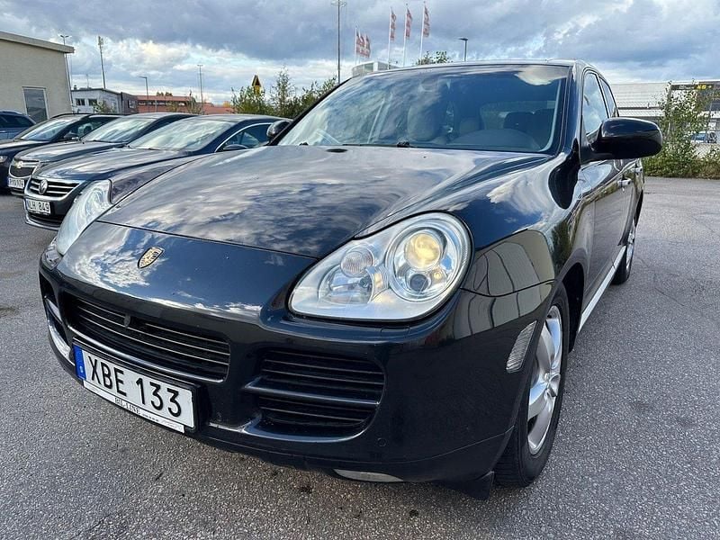 Svart Begagnad 2005 Porsche Cayenne S SUV | 29 900 kr - Bild 1/4