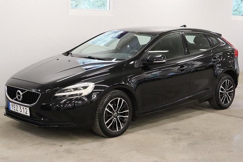 Svart Begagnad 2016 Volvo V40 Momentum Kombi | 128 900 kr (Marknadspris) - Bild 1/4