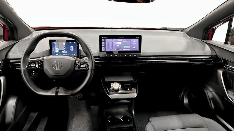 Begagnad MG MG4 EV 125 kW (170 HK) 2023 Röd Halvkombi