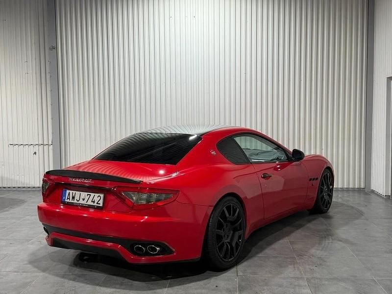 Begagnad Maserati Granturismo 405 HK (297 kW) 2008 Grå Sportkupé