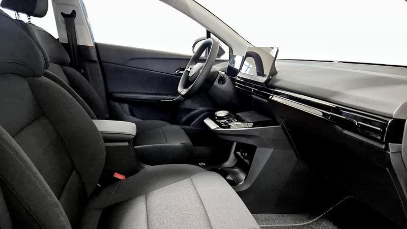 Begagnad MG MG4 EV 125 kW (170 HK) 2024 Grå Halvkombi