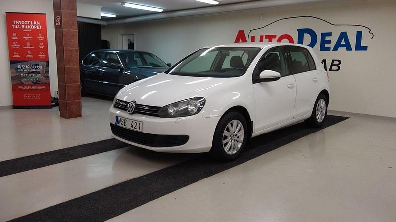 Vit Begagnad 2009 VW Golf VI Halvkombi | 44 900 kr (Marknadspris) - Bild 1/4