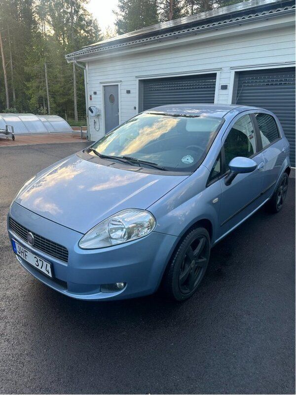 Blå Begagnad 2008 Fiat Grande Punto Dynamic Halvkombi | 29 500 kr - Bild 1/4