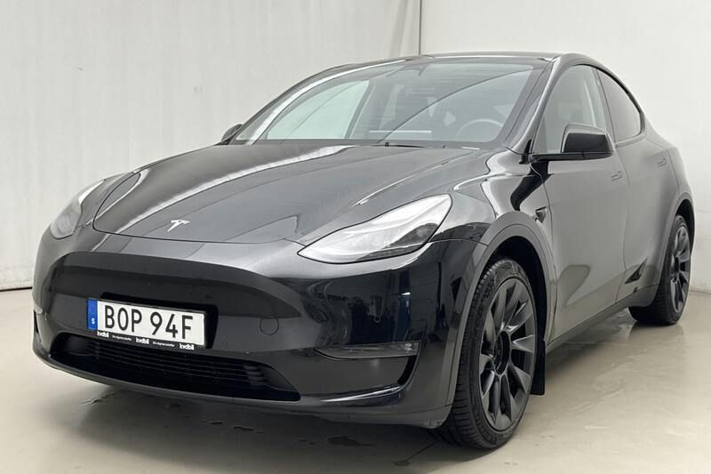 Svart Begagnad 2022 Tesla Model Y SUV | 320 000 kr - Bild 1/4